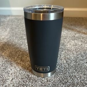 Yeti Gray Rambler Tumbler 20oz